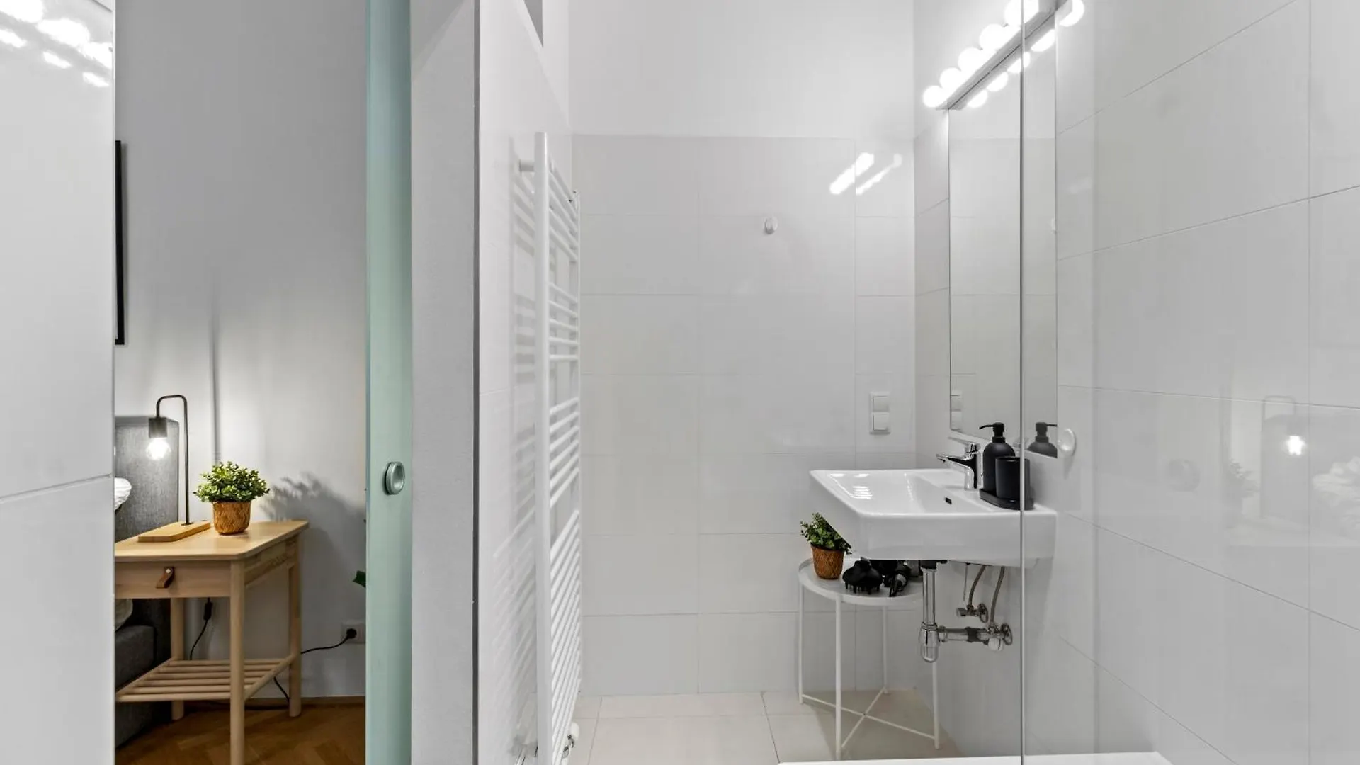 Cozy Vienna Apartments - 4 Min U6 Josefstaedterstrasse