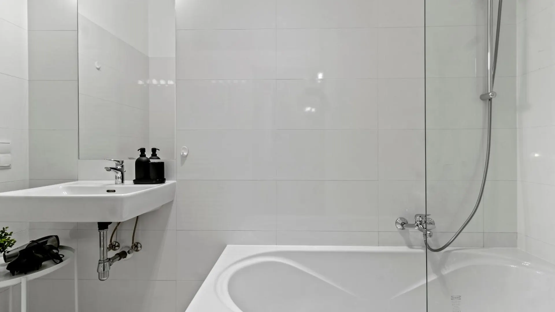 Cozy Vienna Apartments - 4 Min U6 Josefstaedterstrasse